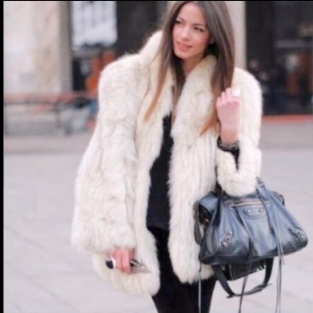 Saga Fox Fur Coat - Picture 8 of 13